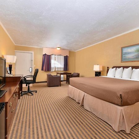 Executive Plus Inn And Suites Elk City Eksteriør billede