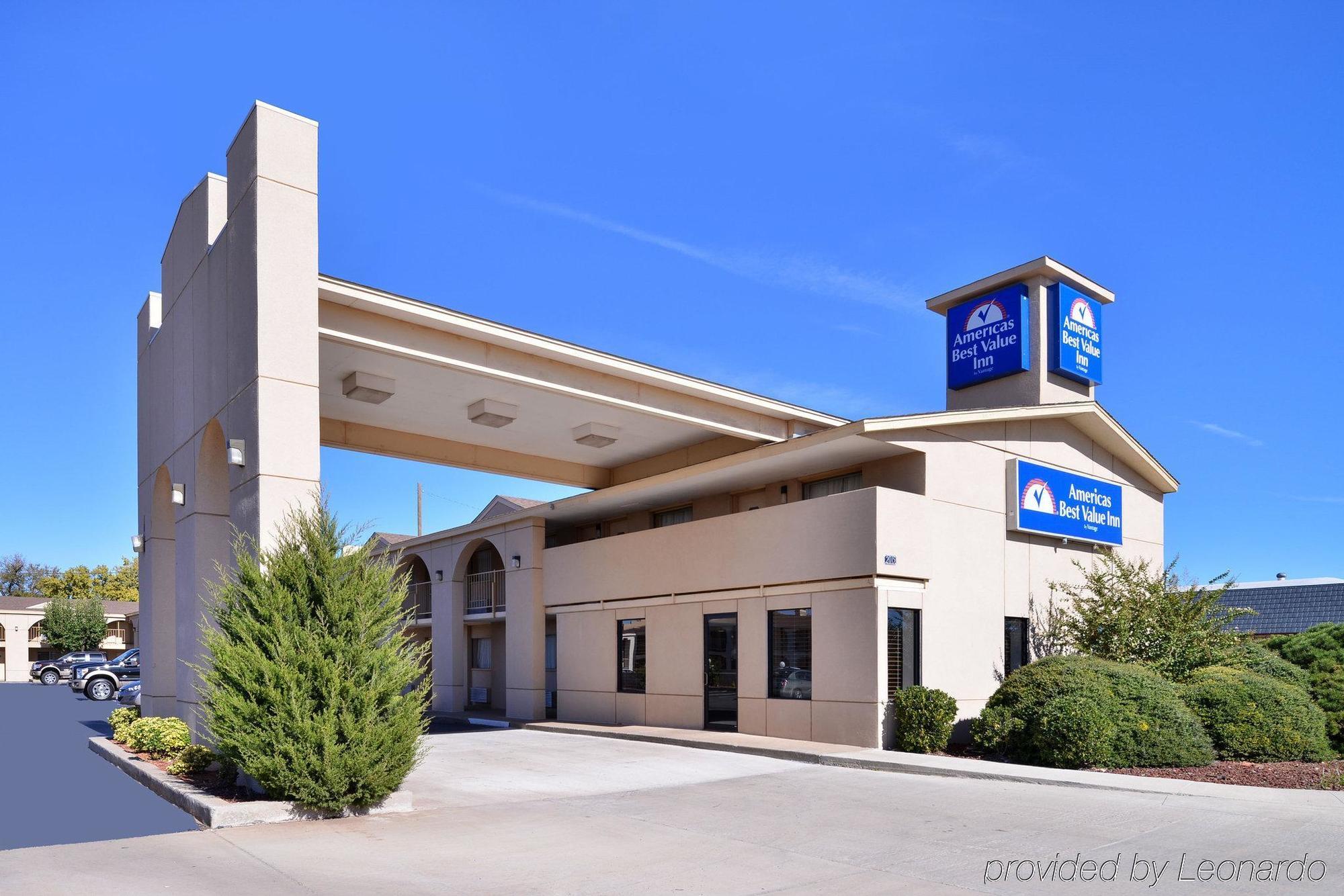 Executive Plus Inn And Suites Elk City Eksteriør billede