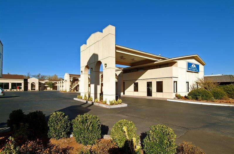 Executive Plus Inn And Suites Elk City Eksteriør billede